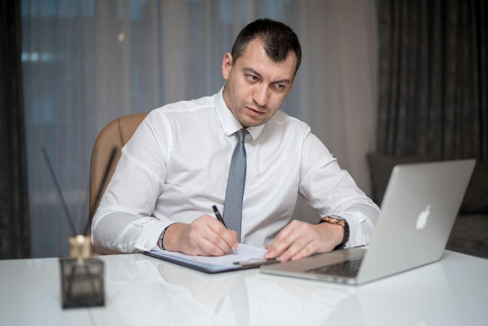 Часто задаваемые вопросы (faq) о копирайтинге с нейросетями